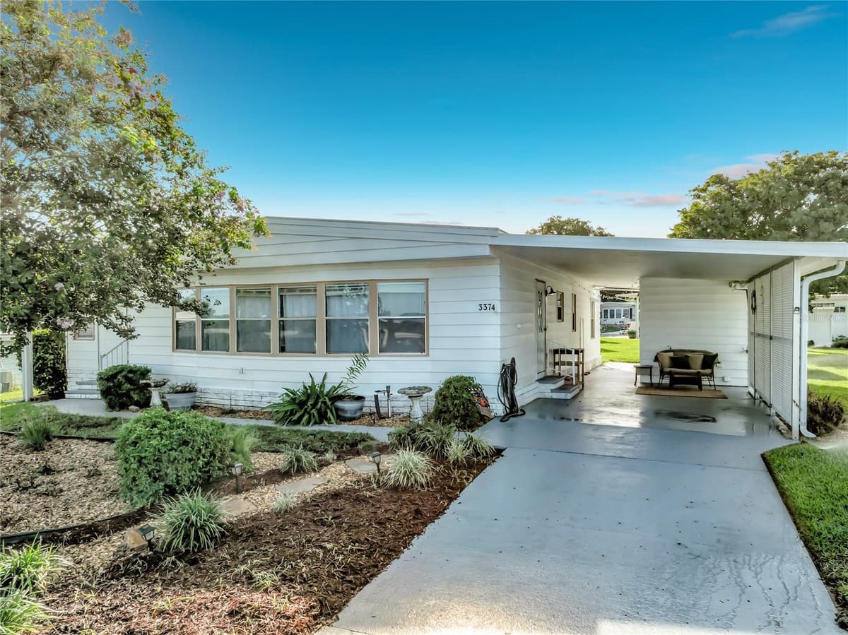 3374 EVERGREEN ROAD — photo 3 of 65