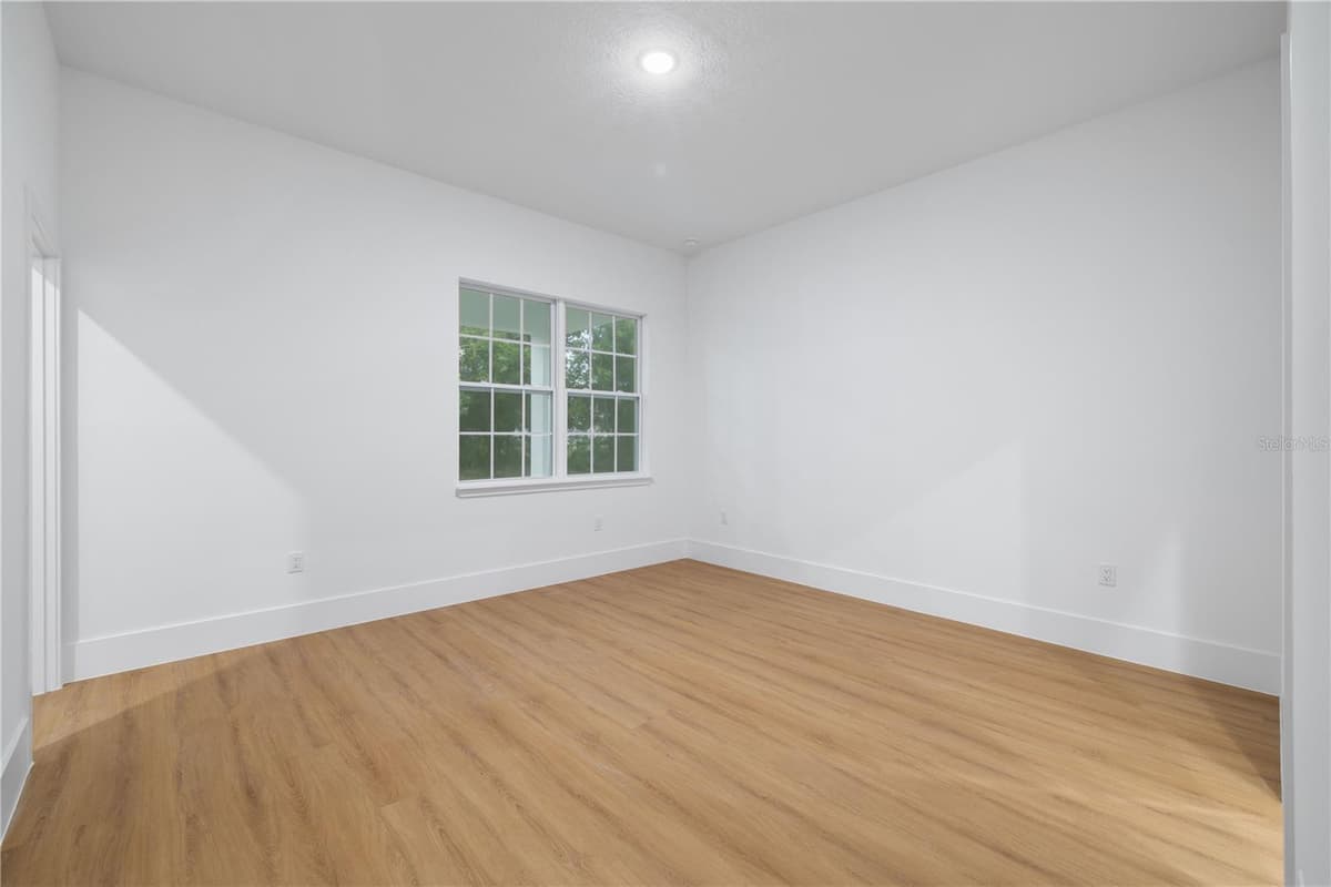 14144 47 AVENUE — photo 32 of 44