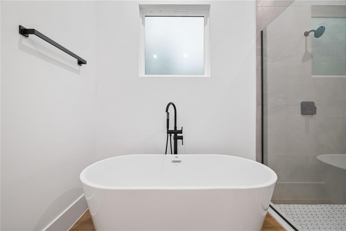 14144 47 AVENUE — photo 38 of 44