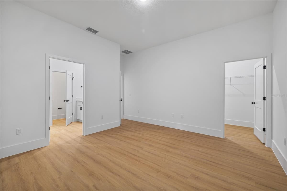14144 47 AVENUE — photo 33 of 44