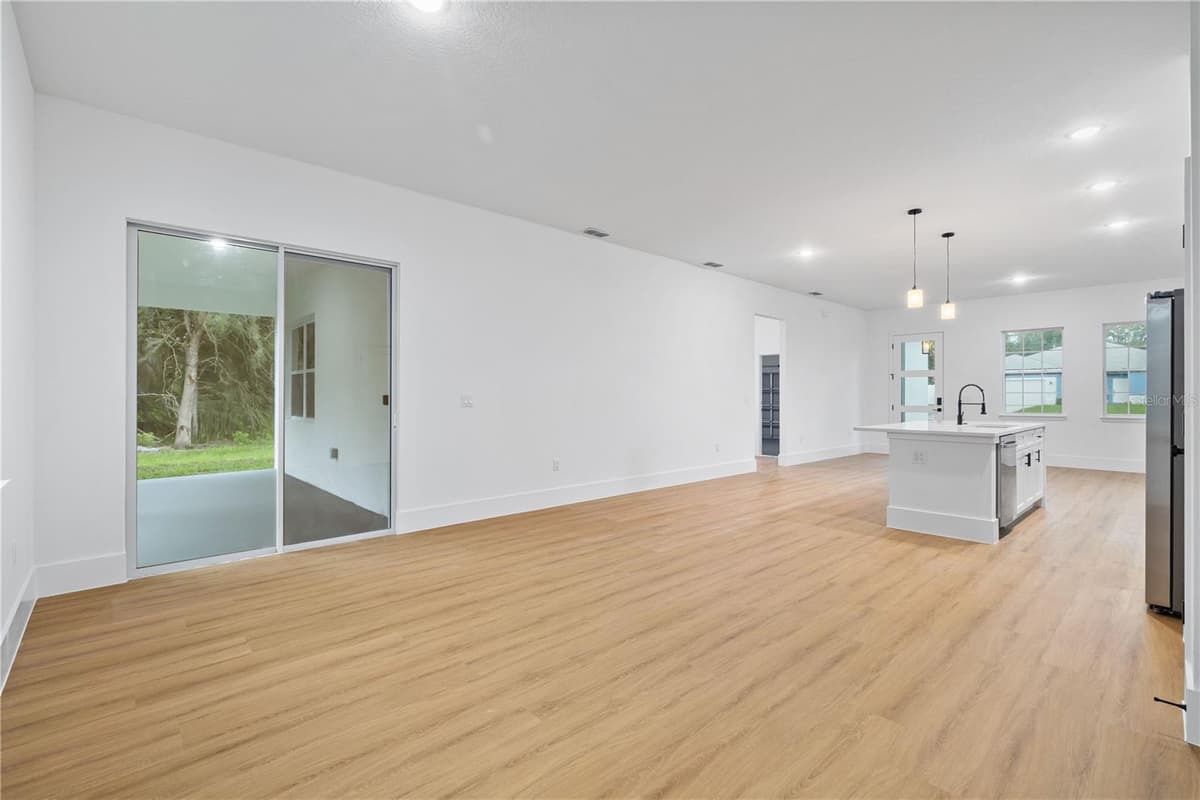 14144 47 AVENUE — photo 18 of 44