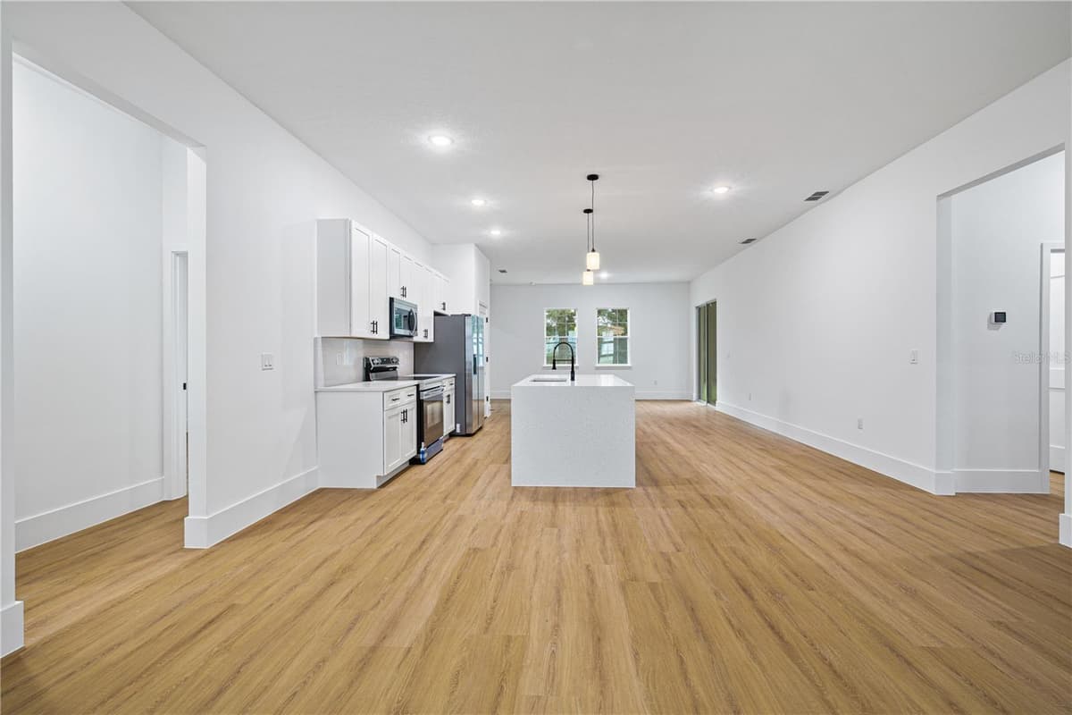 14144 47 AVENUE — photo 7 of 44