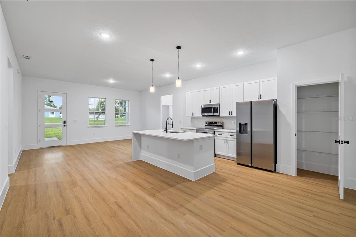 14144 47 AVENUE — photo 13 of 44