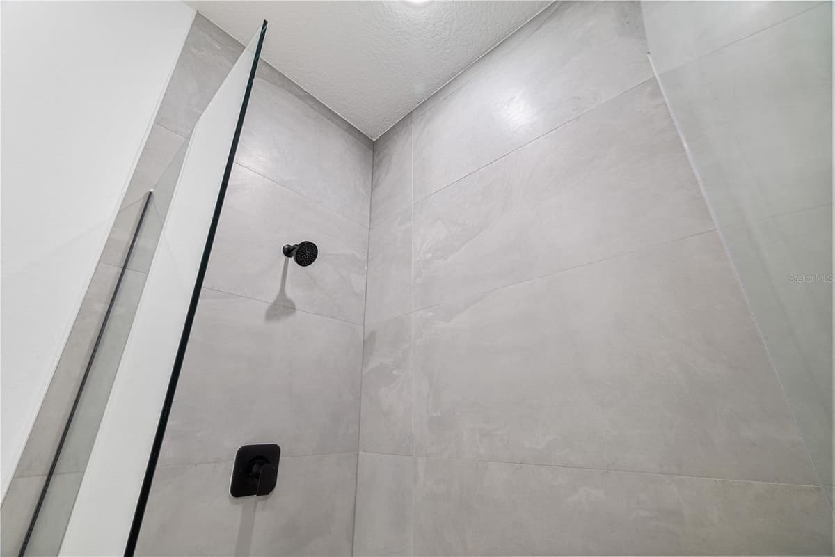 14144 47 AVENUE — photo 37 of 44
