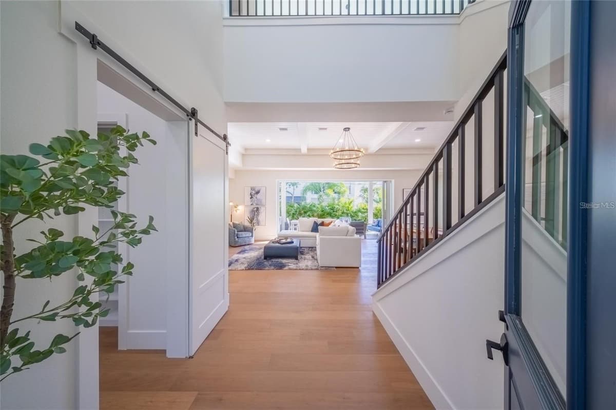 2420 FLOYD STREET — photo 8 of 79