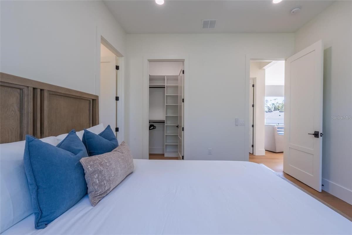 2420 FLOYD STREET — photo 62 of 79