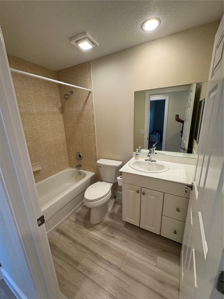 423 150TH AVENUE — photo 14 of 24