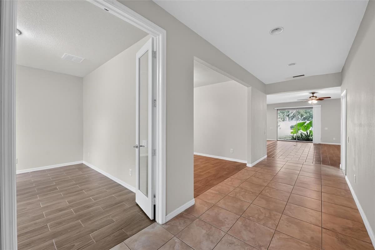 2130 LANDSIDE DRIVE — photo 5 of 36
