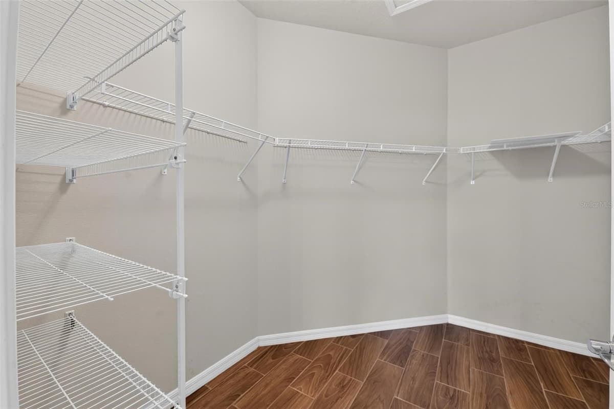 2130 LANDSIDE DRIVE — photo 33 of 36
