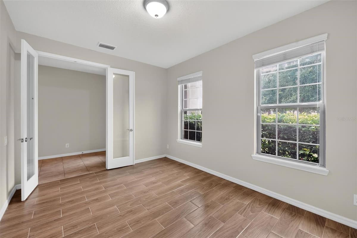 2130 LANDSIDE DRIVE — photo 4 of 36