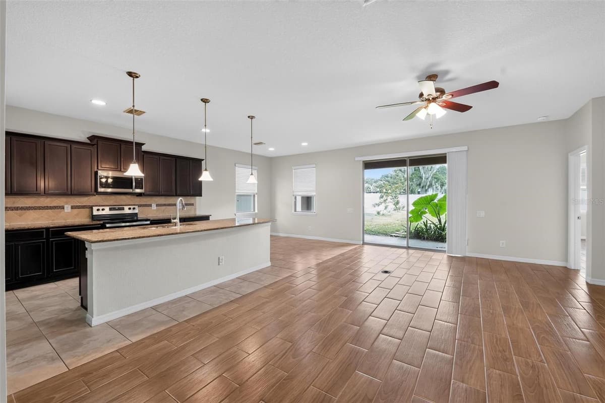 2130 LANDSIDE DRIVE — photo 7 of 36