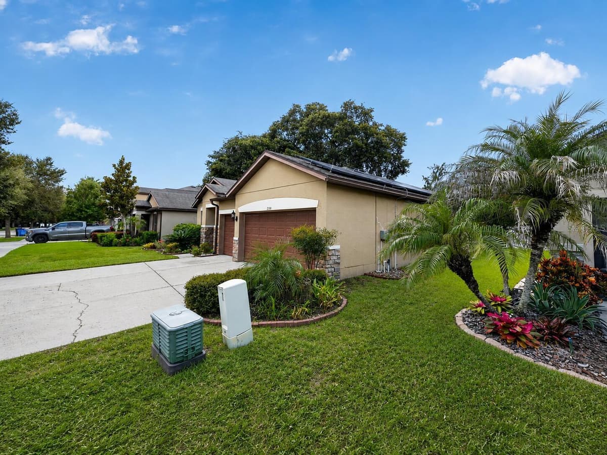 2130 LANDSIDE DRIVE — photo 3 of 36