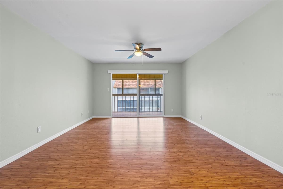 1310 GLEN OAKS DRIVE — photo 3 of 26