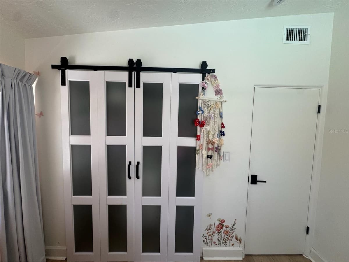 2406 FLORIDA BOULEVARD — photo 14 of 39