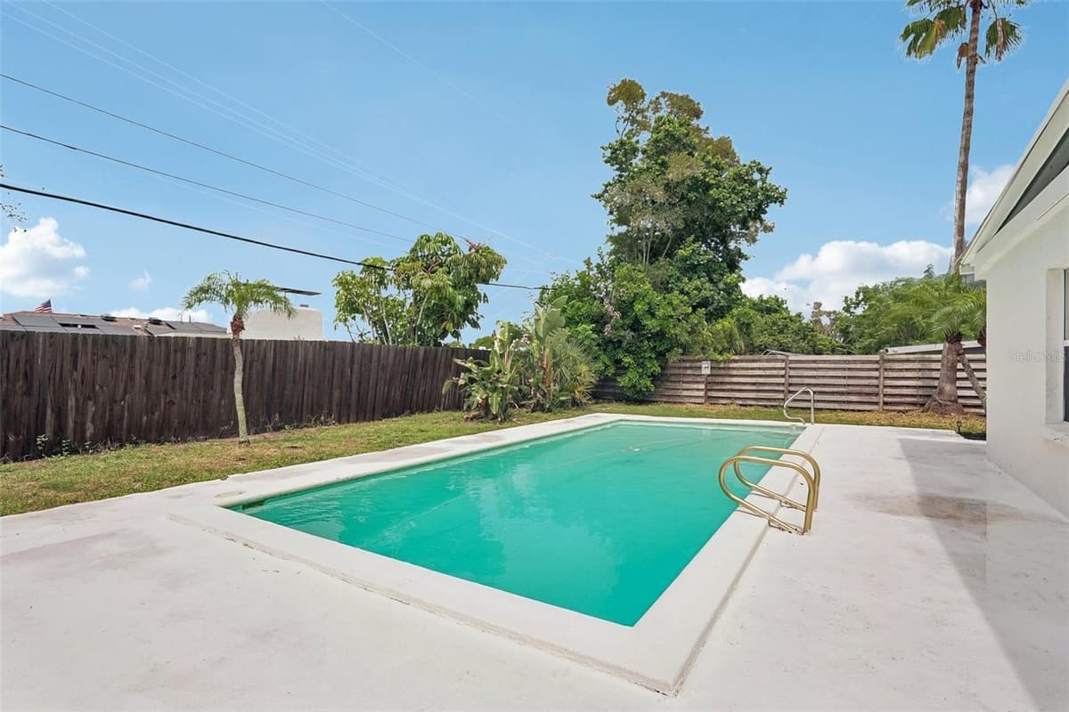 2406 FLORIDA BOULEVARD — photo 25 of 39