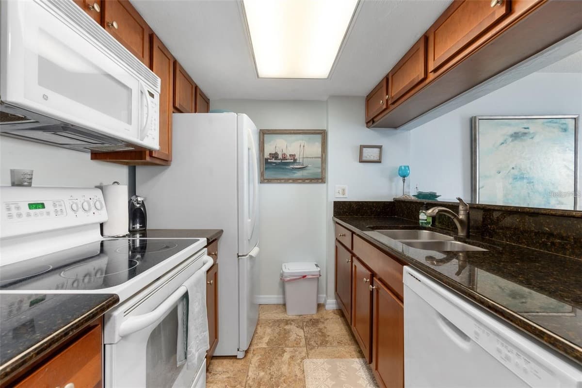 3600 OCEAN SHORE BOULEVARD — photo 5 of 30