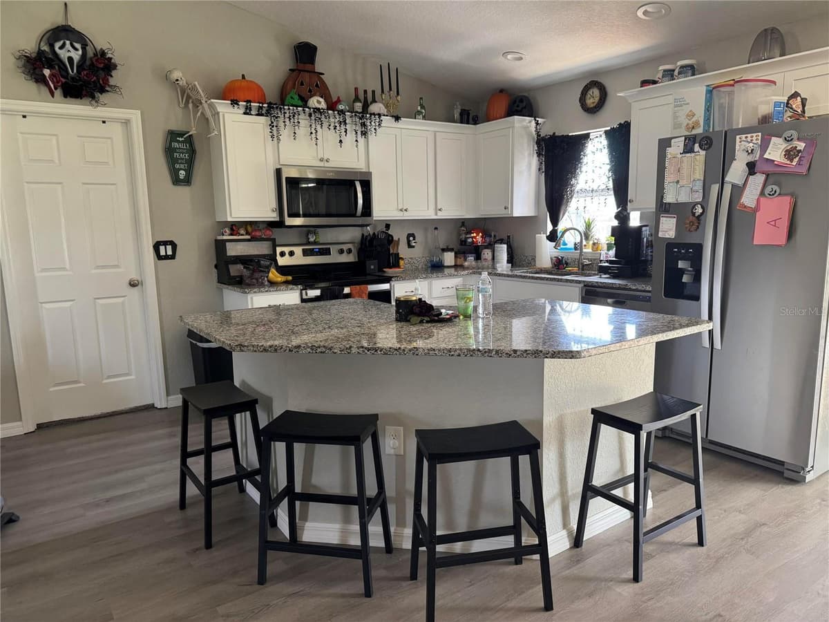 19 WILLOW RUN — photo 35 of 37