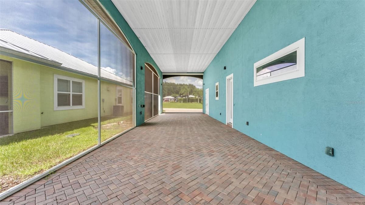 3220 FISH HAWK DRIVE — photo 2 of 36