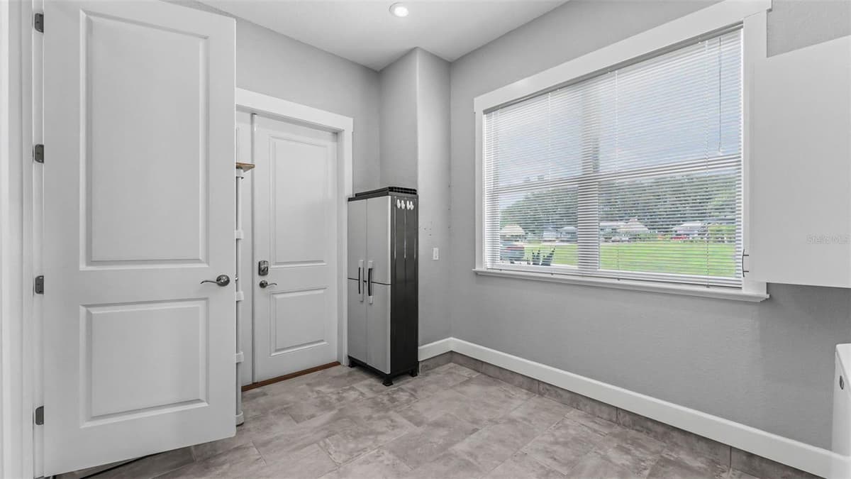 3220 FISH HAWK DRIVE — photo 12 of 36