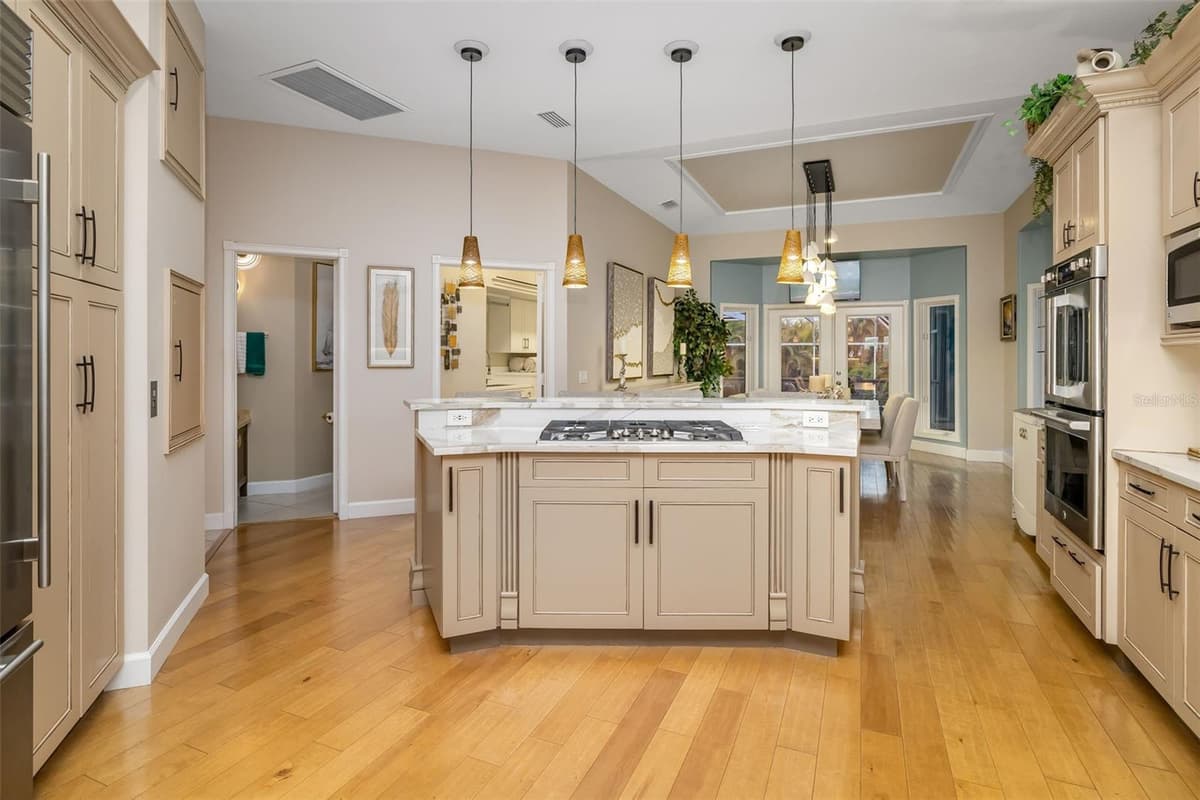 746 EAGLE POINT DRIVE — photo 16 of 63
