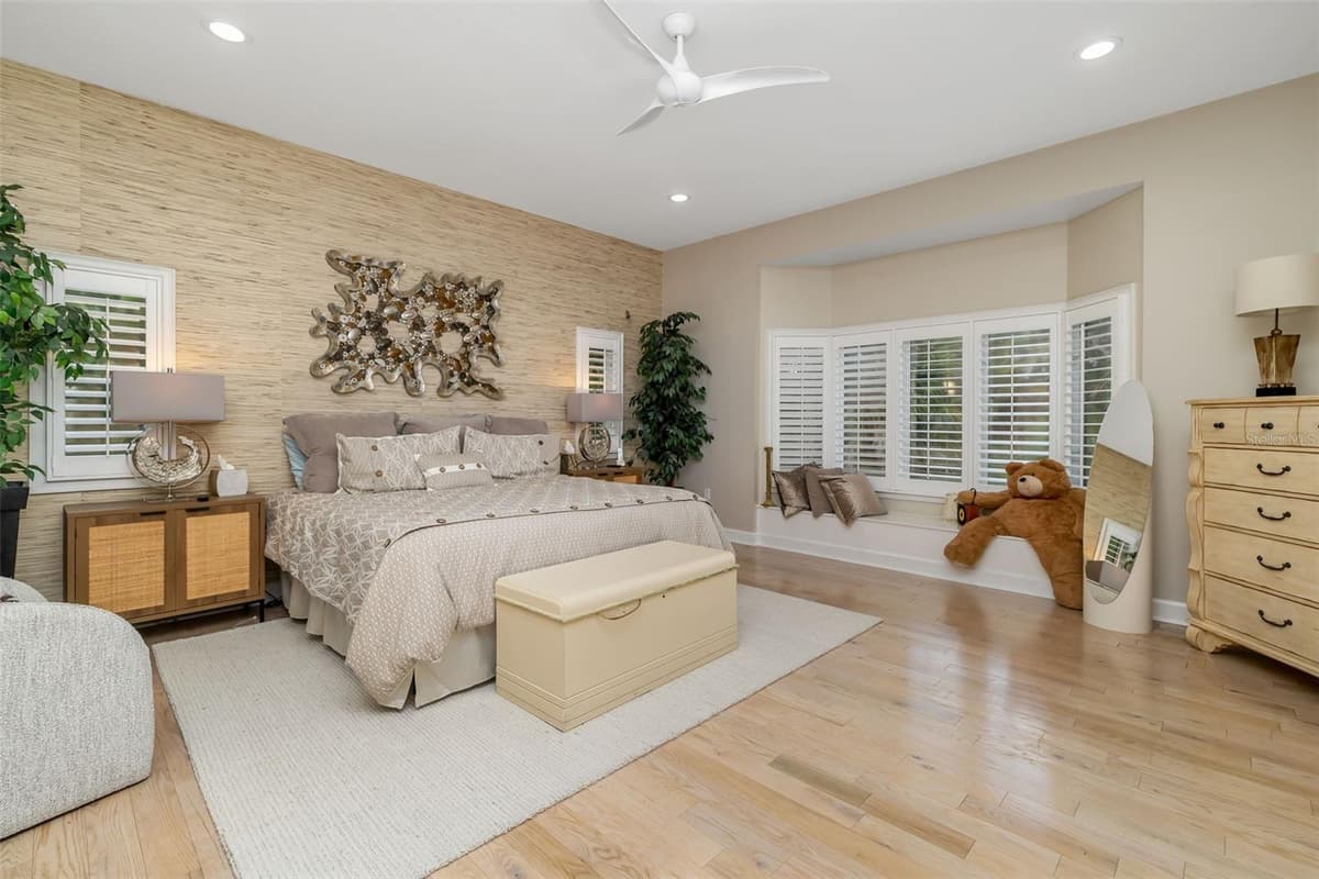 746 EAGLE POINT DRIVE — photo 24 of 63