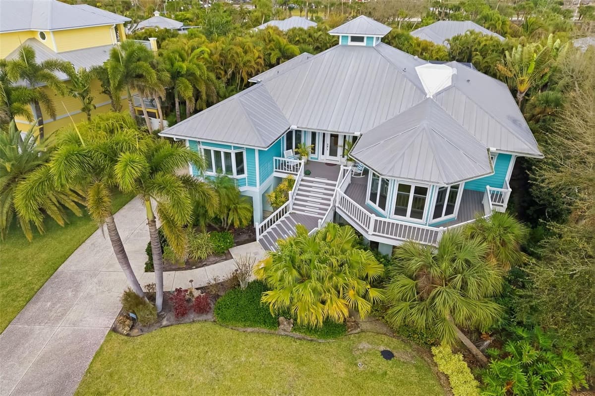 746 EAGLE POINT DRIVE — photo 2 of 63