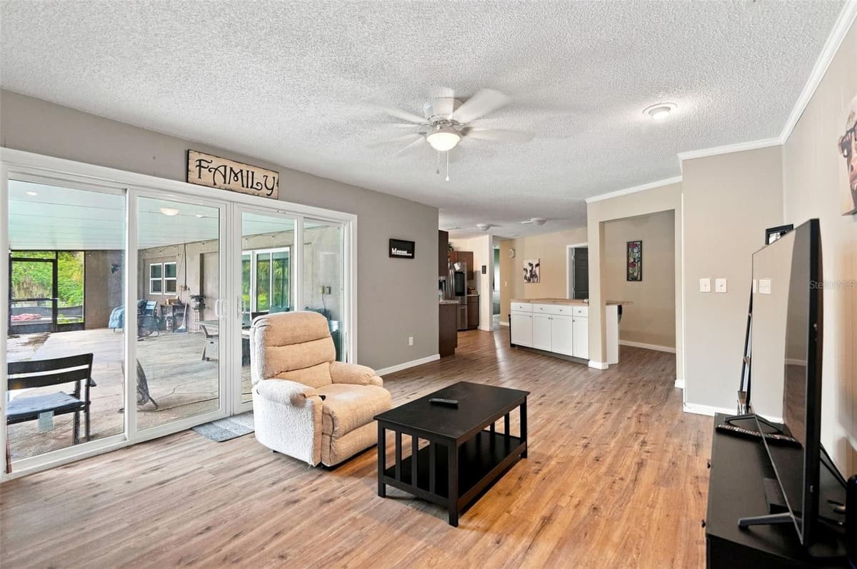 9550 PURDY STREET — photo 8 of 34