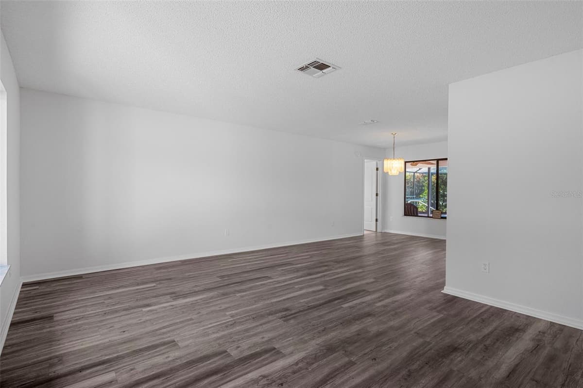 8444 BOYCE STREET — photo 9 of 57
