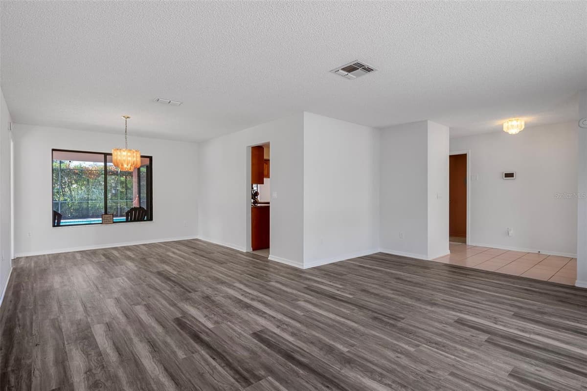8444 BOYCE STREET — photo 10 of 57