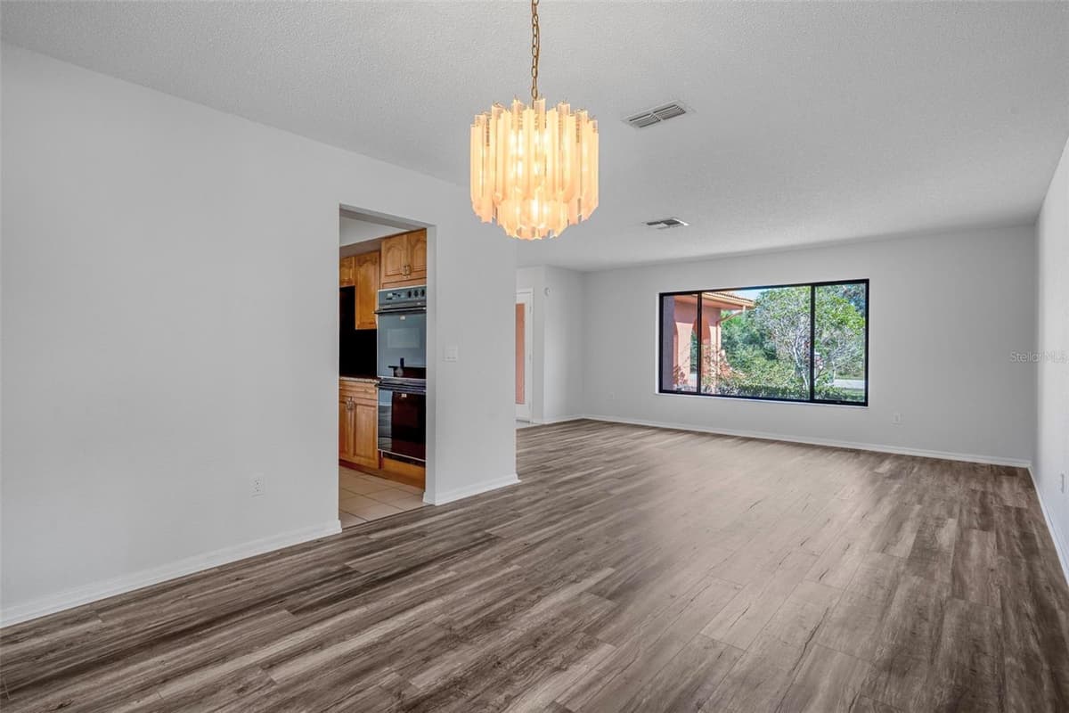 8444 BOYCE STREET — photo 16 of 57