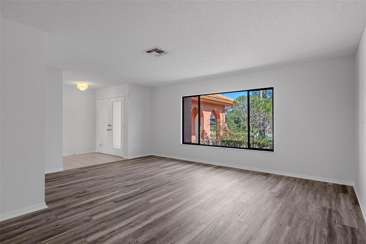 8444 BOYCE STREET — photo 12 of 57