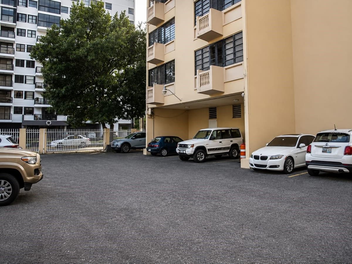 63 KING'S COURT STREET — photo 7 of 10