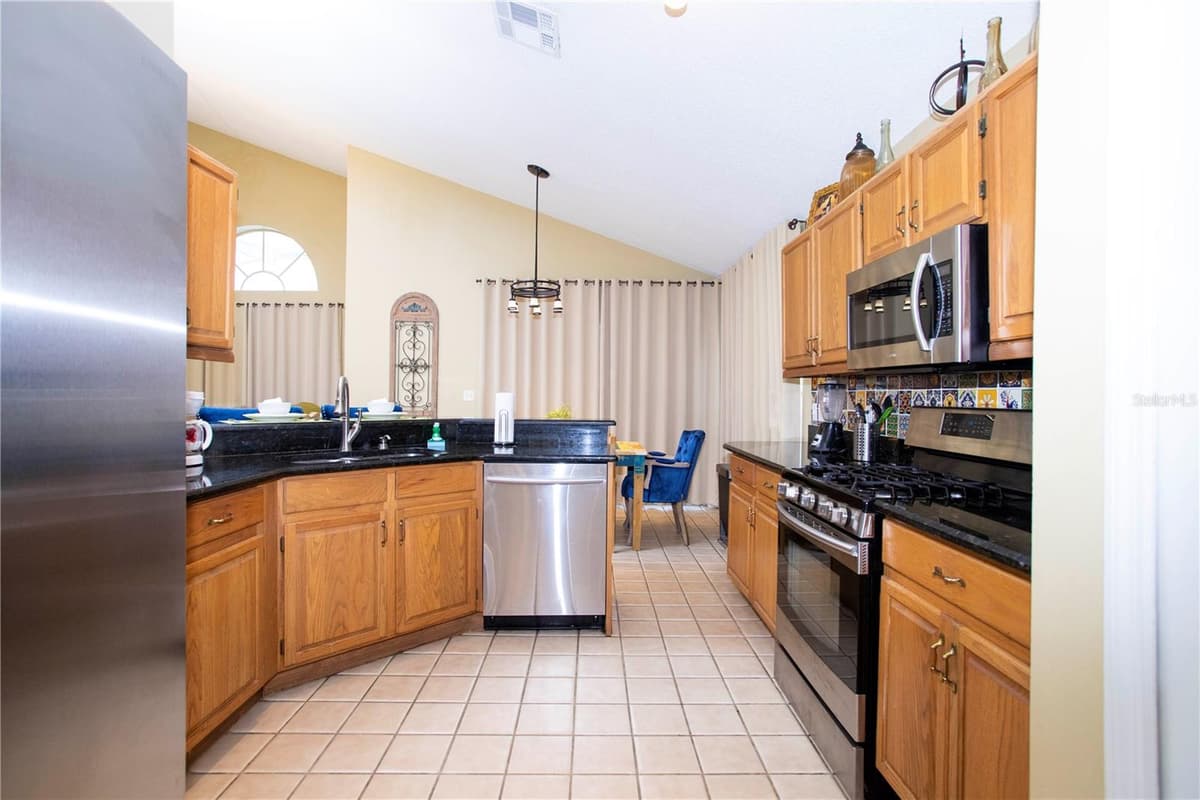 8051 WHITE CRANE COURT — photo 10 of 45