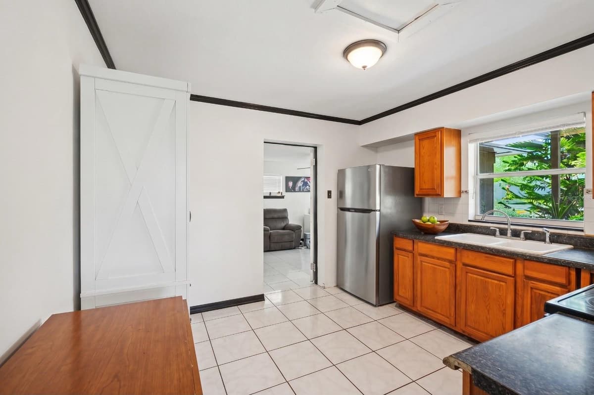 1803 BOUGAINVILLEA AVENUE — photo 14 of 33