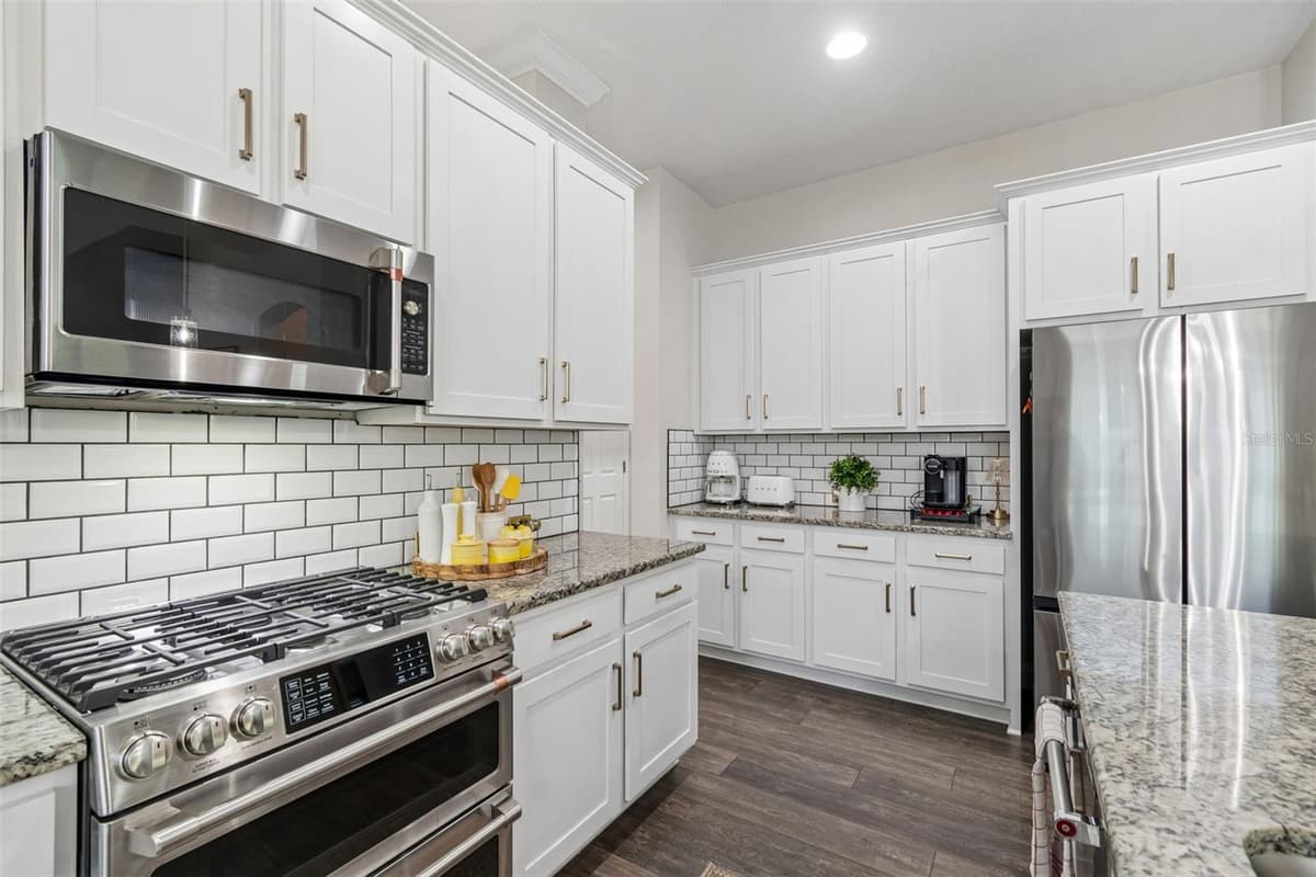 6323 HAVENSPORT DRIVE — photo 18 of 87