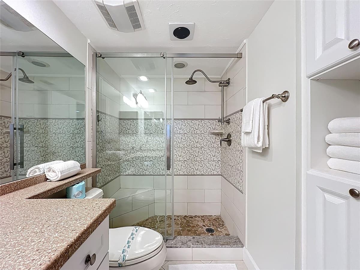5770 MIDNIGHT PASS ROAD — photo 33 of 59
