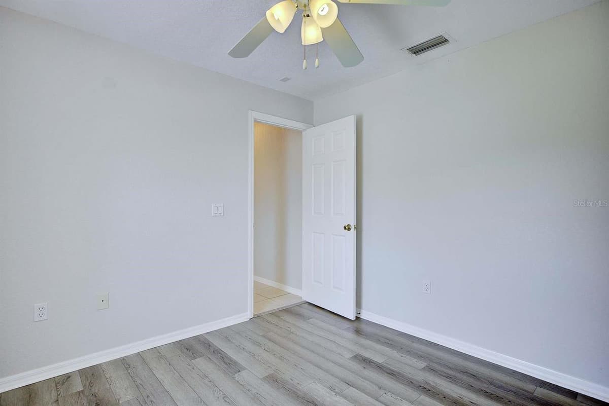 4253 CREMONA DRIVE — photo 29 of 54