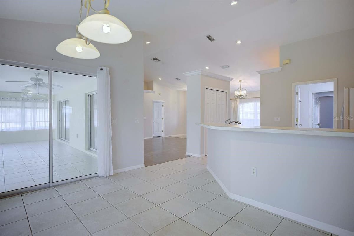 4253 CREMONA DRIVE — photo 14 of 54