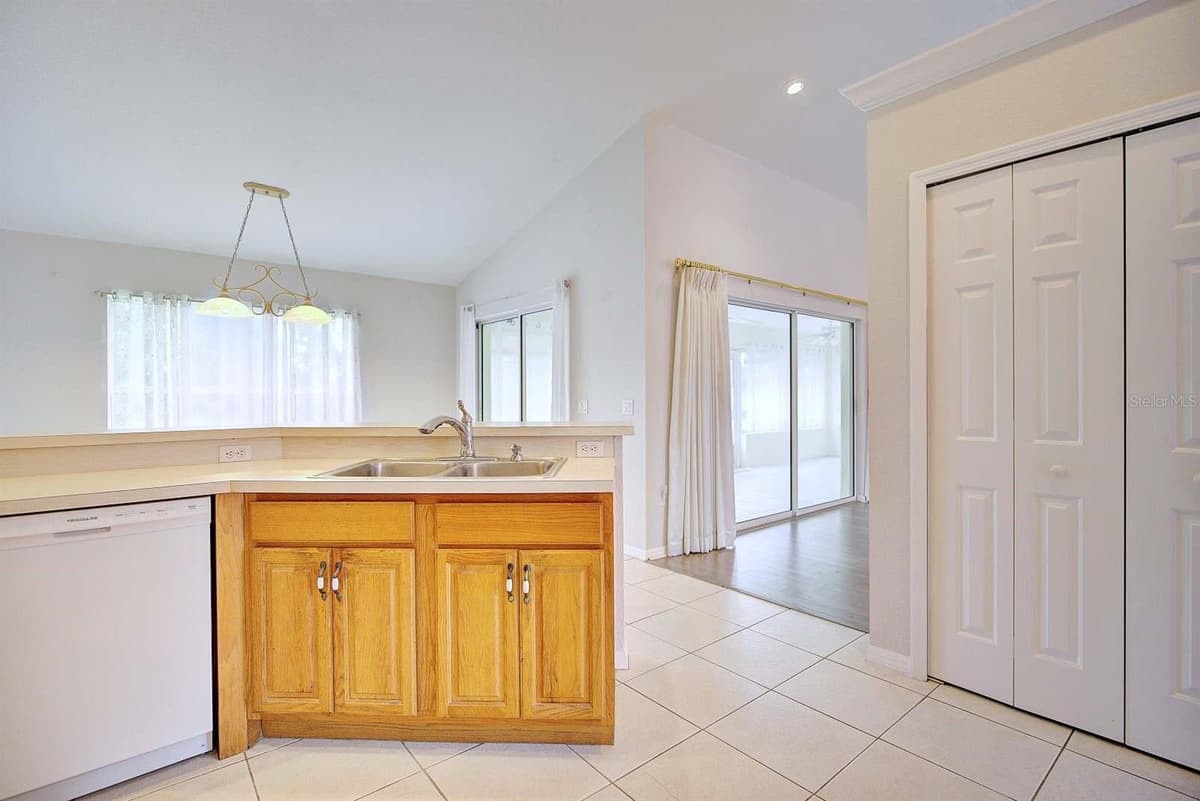 4253 CREMONA DRIVE — photo 19 of 54