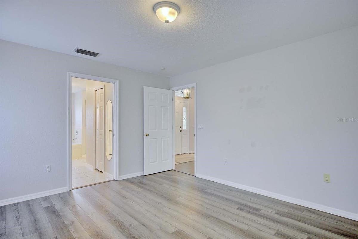 4253 CREMONA DRIVE — photo 32 of 54