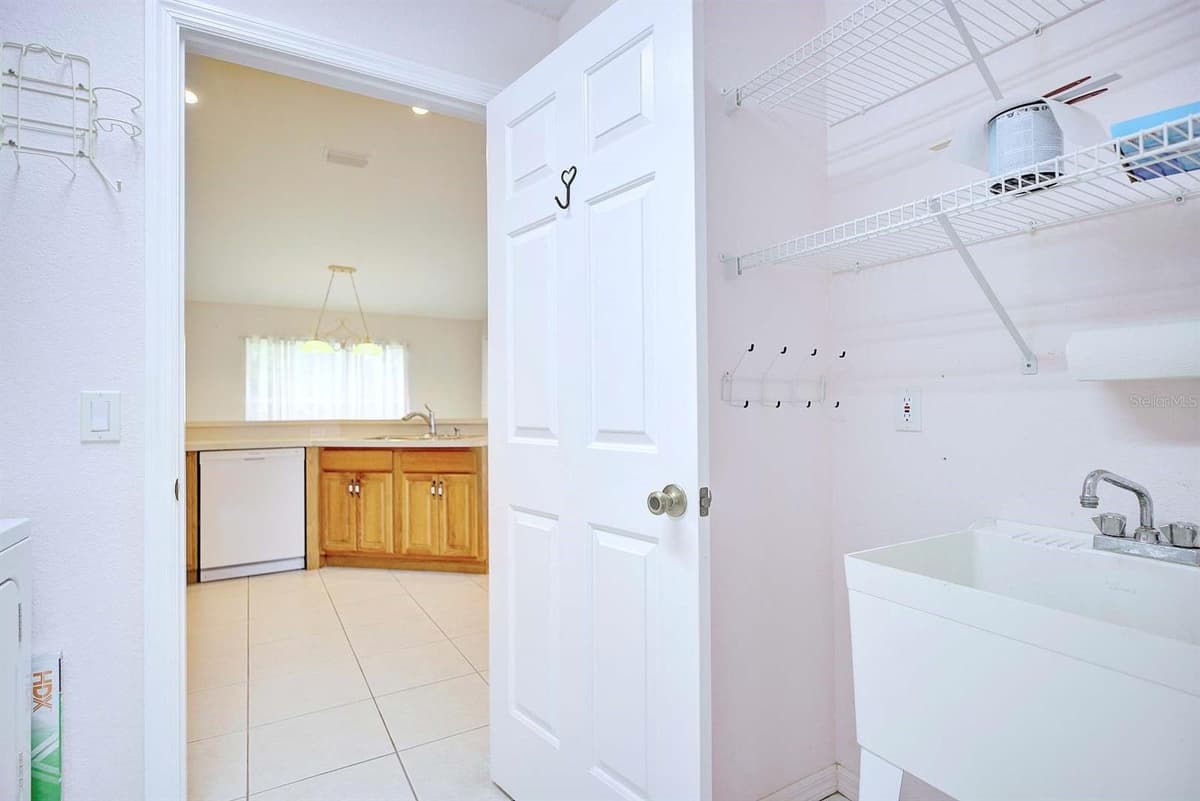 4253 CREMONA DRIVE — photo 22 of 54