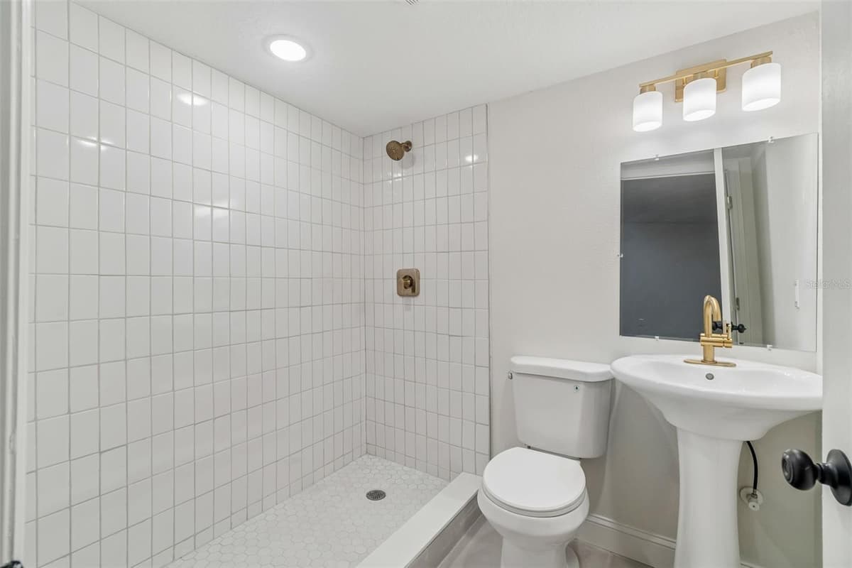 17503 GALVESTON STREET — photo 24 of 28