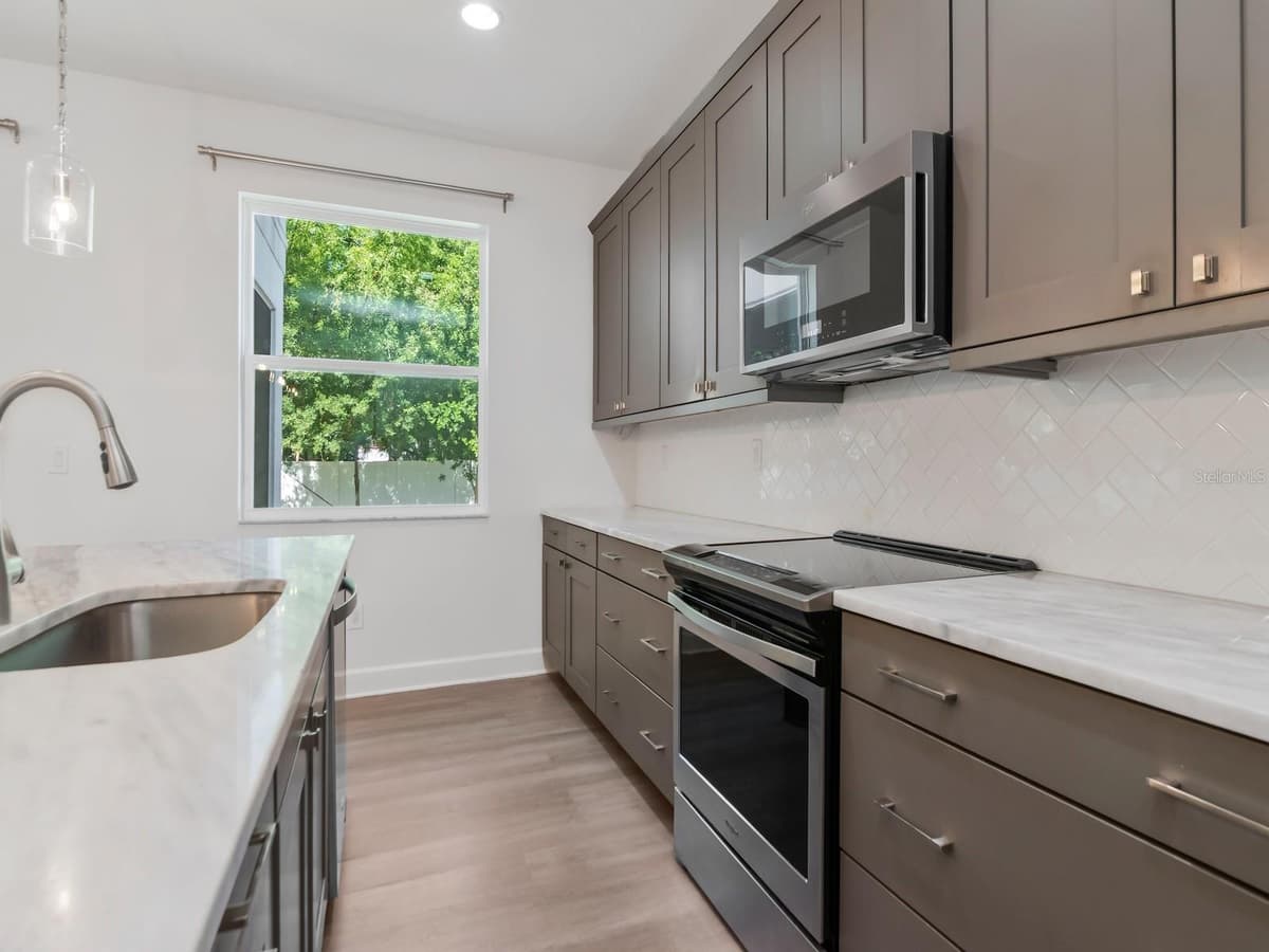 7115 TRASK STREET — photo 27 of 64