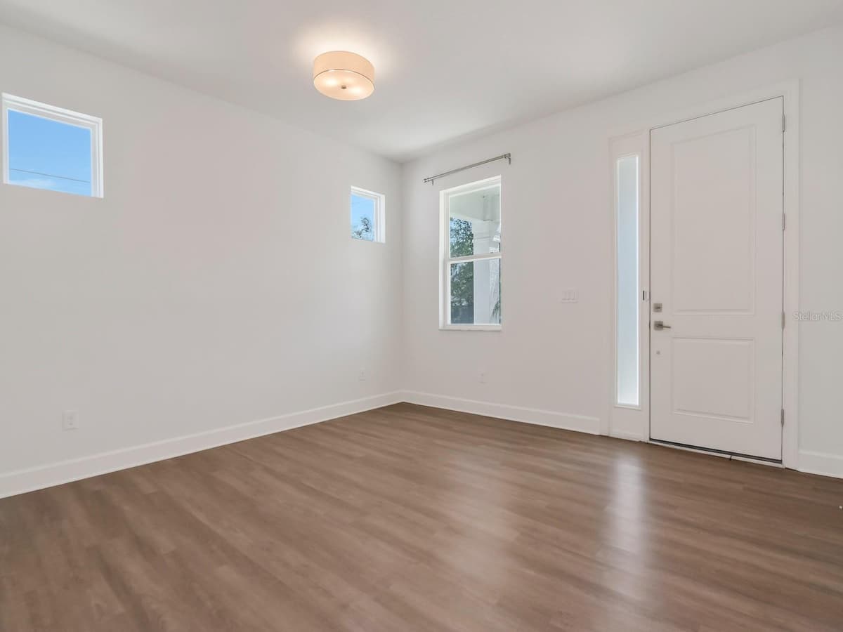 7115 TRASK STREET — photo 7 of 64