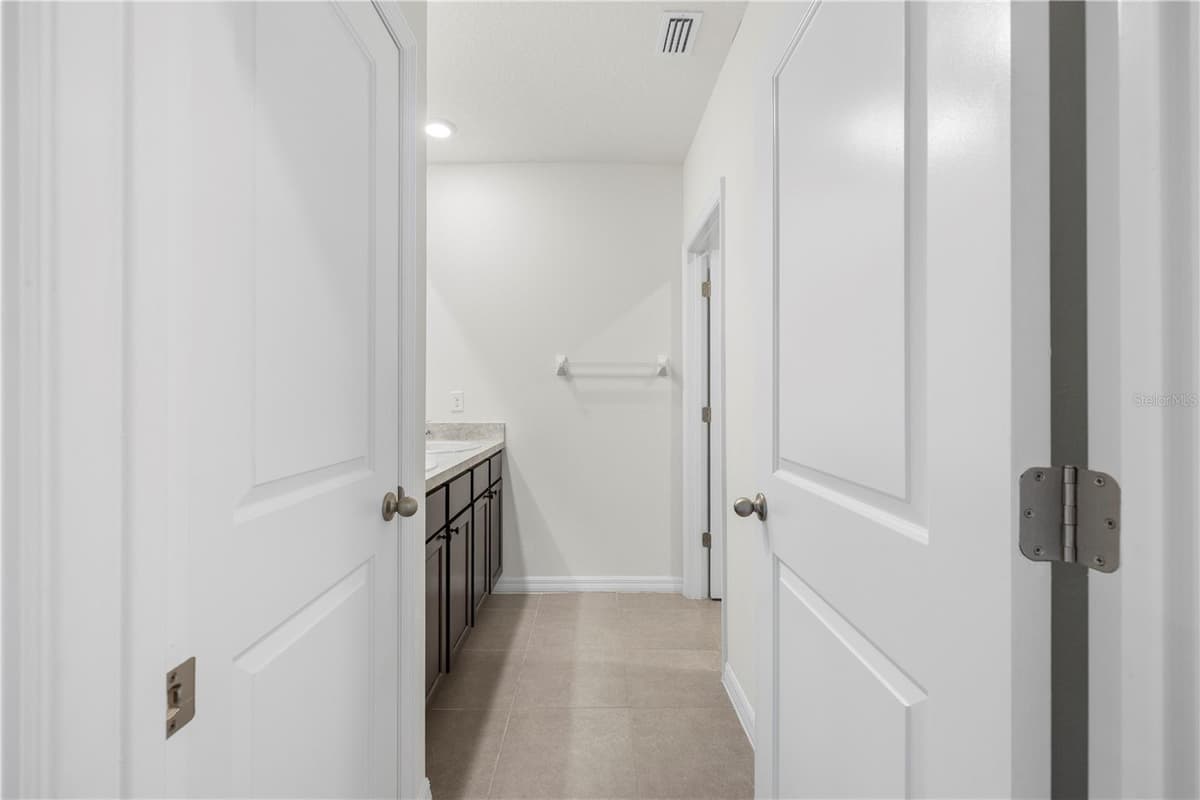 10212 GOLDEN LIGHT COURT — photo 37 of 48