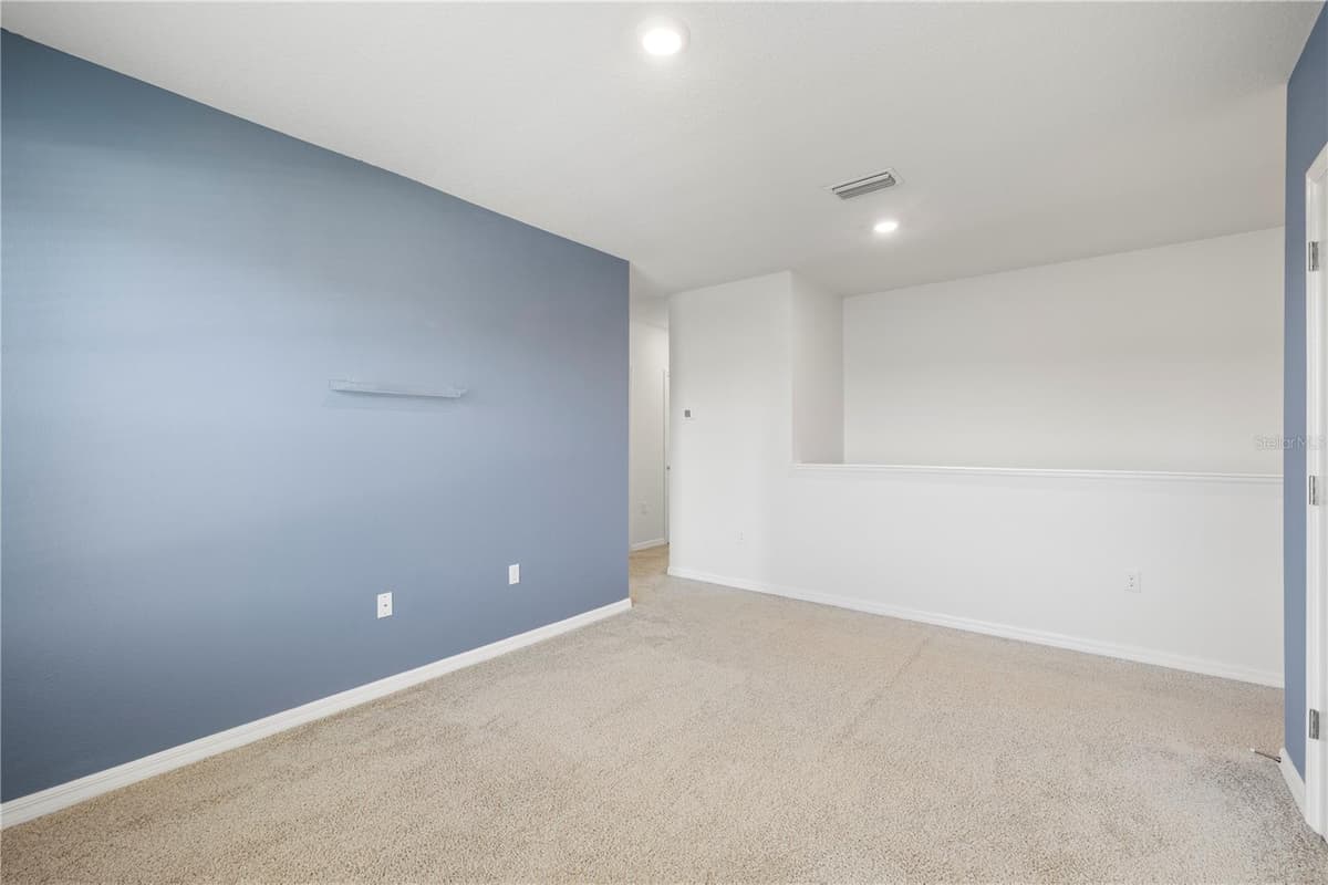 10212 GOLDEN LIGHT COURT — photo 19 of 48