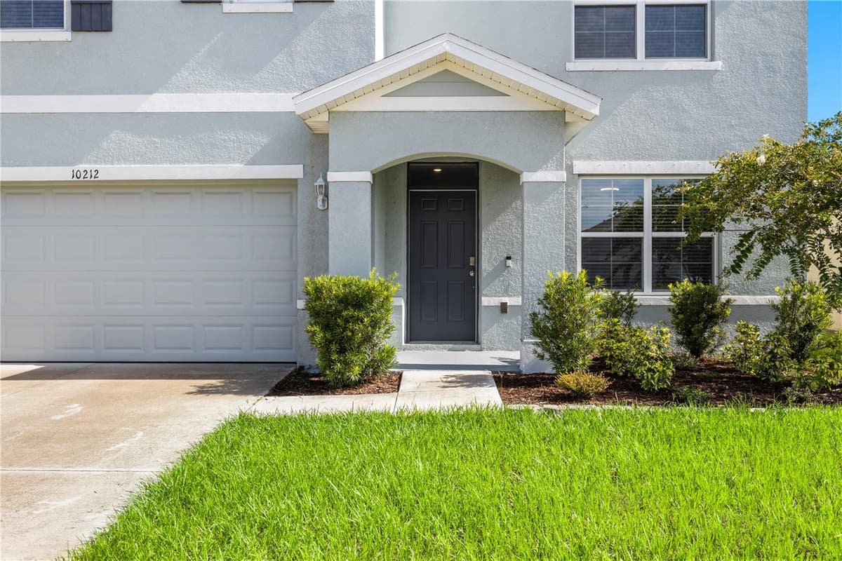 10212 GOLDEN LIGHT COURT — photo 5 of 48