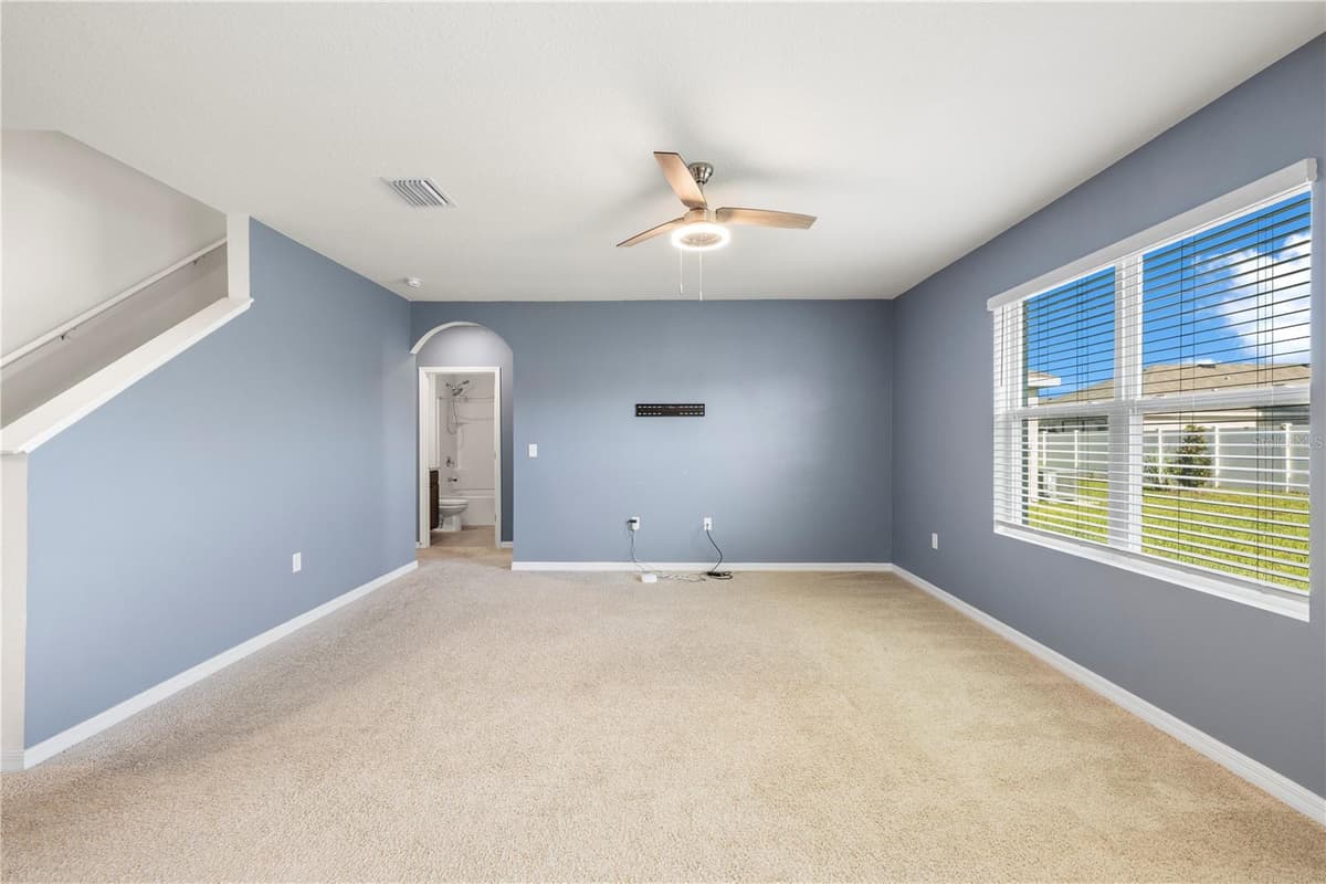 10212 GOLDEN LIGHT COURT — photo 11 of 48