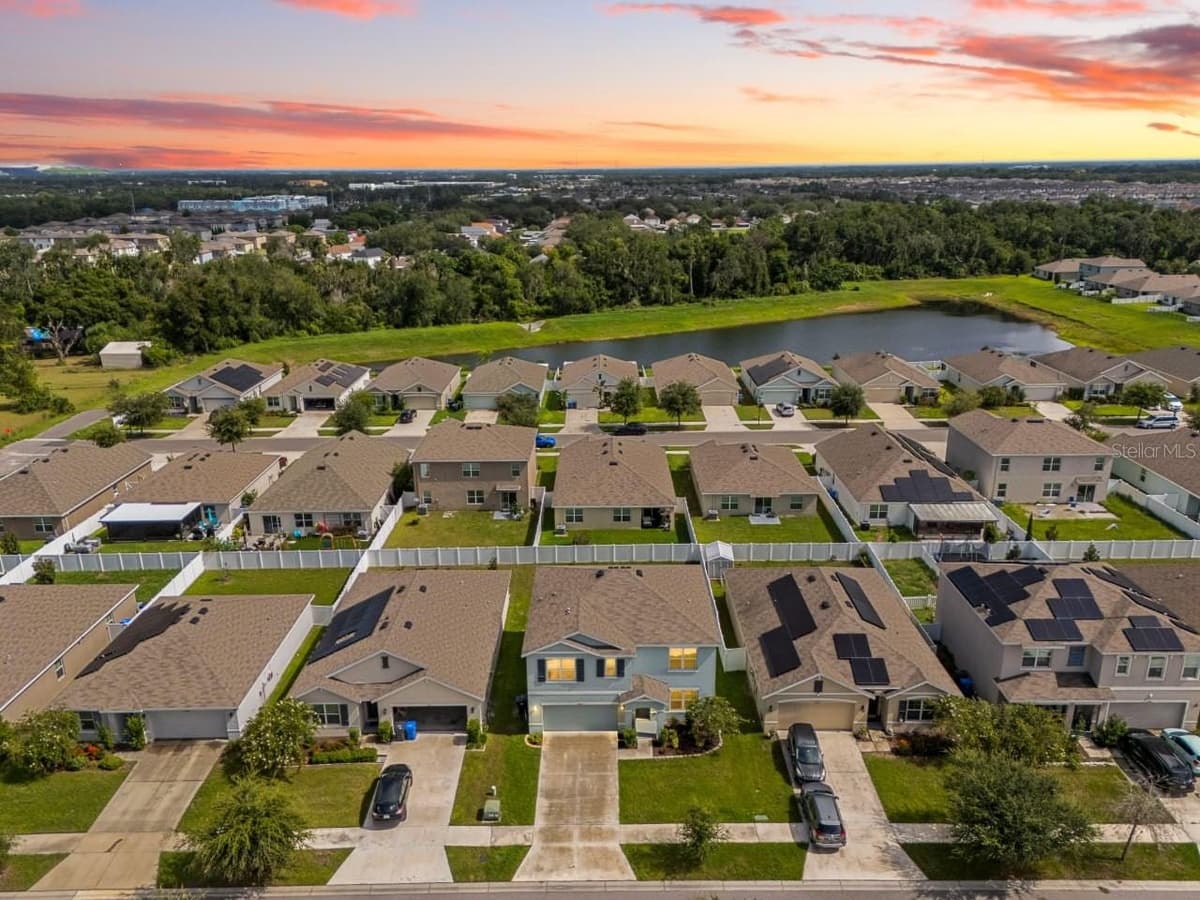 10212 GOLDEN LIGHT COURT — photo 45 of 48
