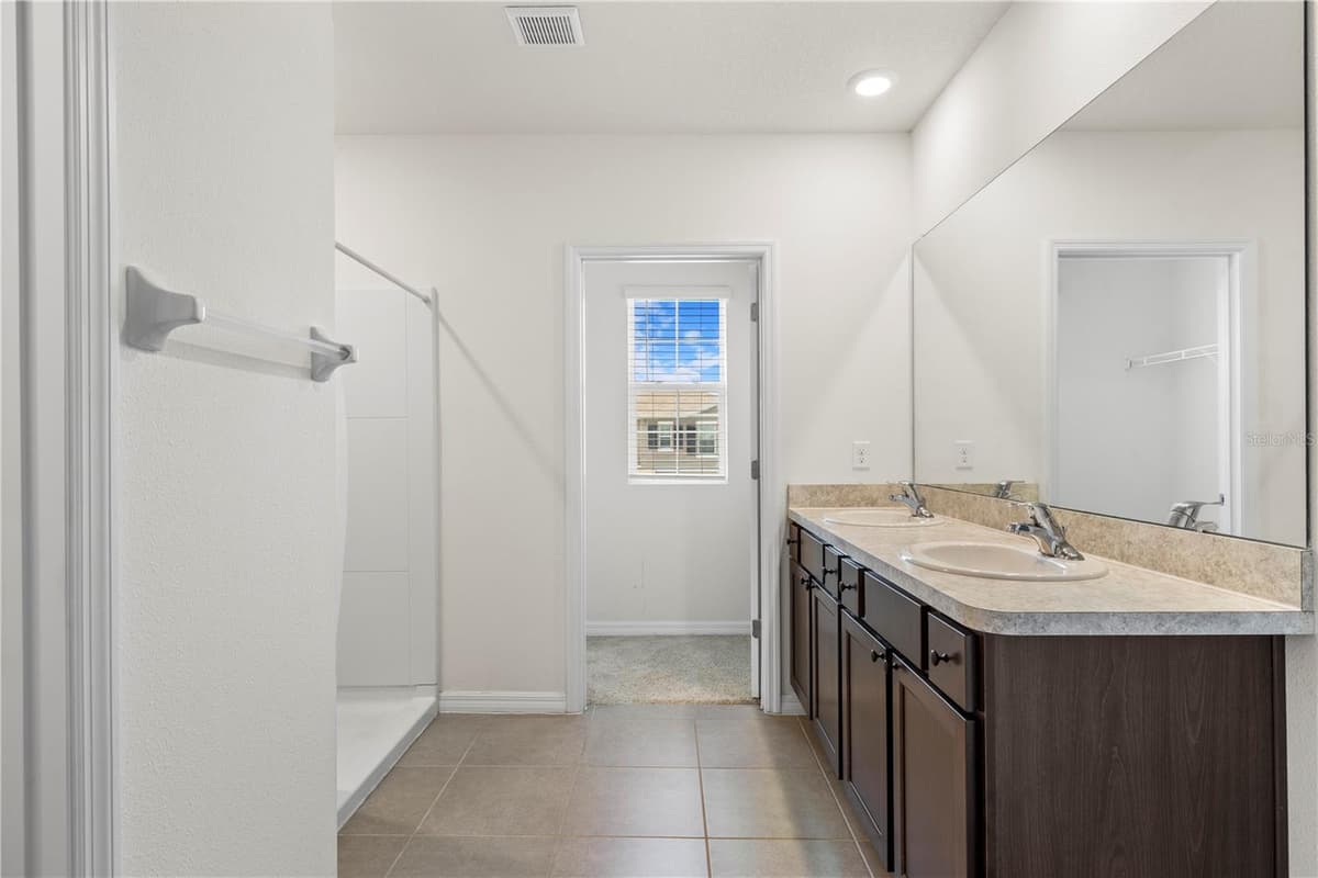 10212 GOLDEN LIGHT COURT — photo 40 of 48